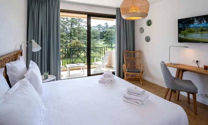Dieulefit Hotel | LES SOURCES DE DIEULEFIT