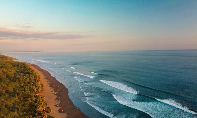 Bejuco Apartment | Beachside Bliss: Shared Pool, BBQ -Close to beach!