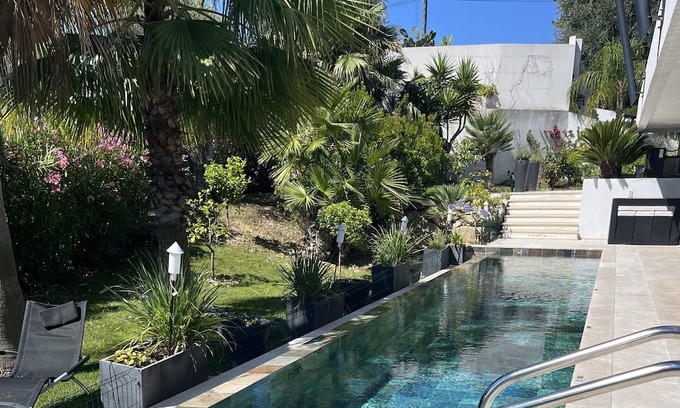 Saint Antoine Apartment | Cottage Marin Avec VUE MER en REZ Jardin Avec Piscine Chauffée