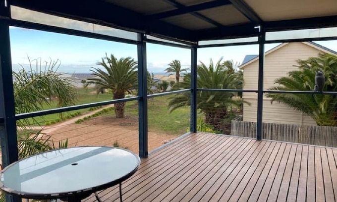 Wallaroo Plain House | OSPREY TOO