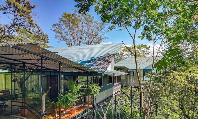 Parrita House | Unique Cacao Jungle Cottage with amazing views!