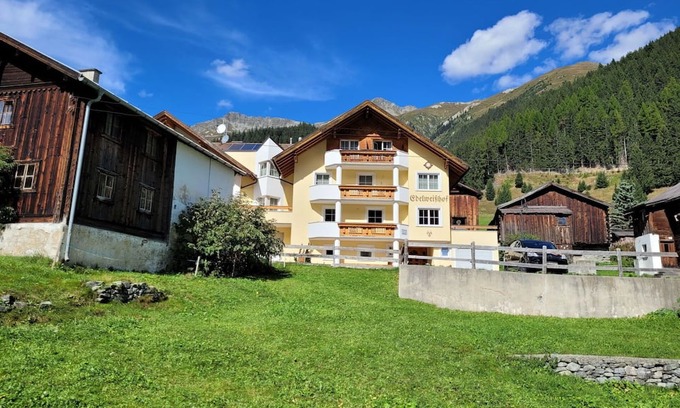 Mathon Apartment | Beautiful apartment for 4 guests with WIFI, TV, balcony and parking