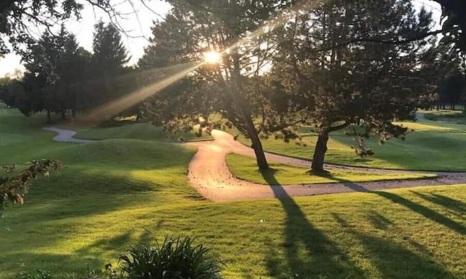 Acme Condo | Condo E on the Spruce 12th tee