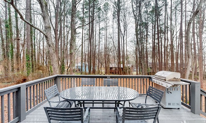 Kennesaw House | Dog-friendly home with full kitchen, furnished deck, washer/dryer, & AC