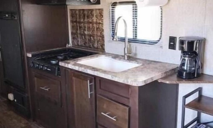 Newberry Springs House | Bookstore Trailer! Books and Cats!