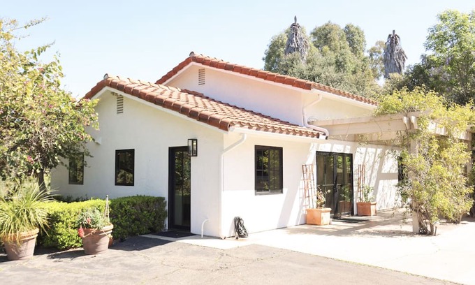 Kit Carson Cottage | Beautiful Orchard Guest House