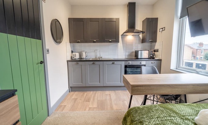 Beeston Apartment | Comfortable stylish room | Pass the Keys