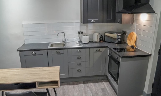 Beeston Apartment | Cosy retreat | Pass the Keys