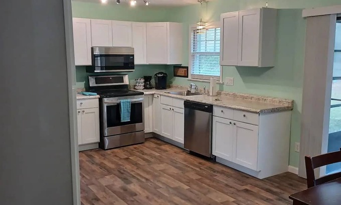 Summerville House | Quiet Hidden Gem