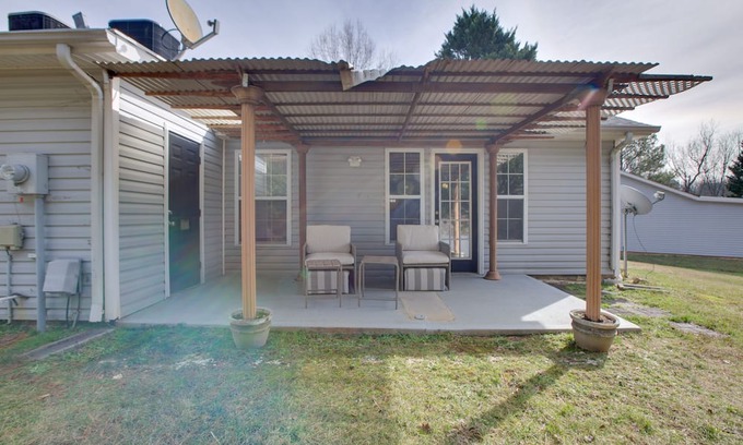 Greensboro House | Cozy Greensboro Vacation Rental, 5 Mi to Downtown