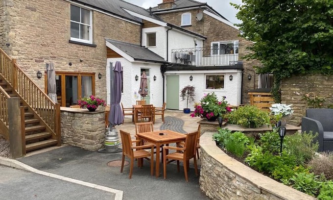 Ewyas Harold Bed & Breakfast | The Temple Bar Inn