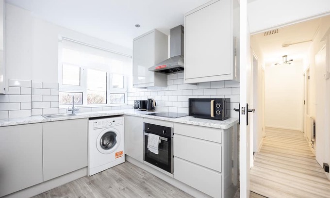 Newham Apartment | Abbess Close