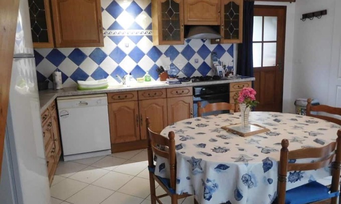 Garlan House | Cottage 'Gite Vert' with Private Terrace and Wi-Fi