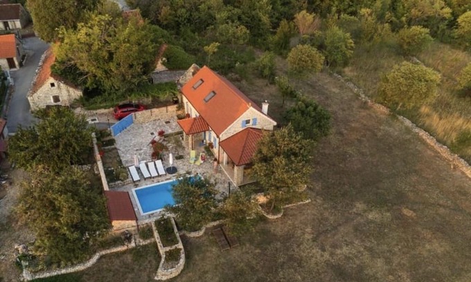 Promina House | Peaceful Holiday Home Toma with pool in the National park Krka
