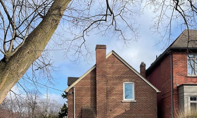 North York House | Furnished 3 bedroom house in Wanless Park