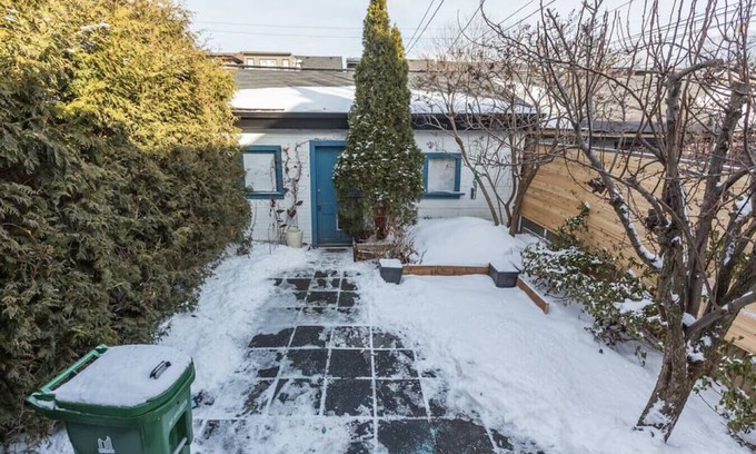 Trinity - Bellwoods House | Unique 3 BR House in Trendy Queen West - Sleeps 6!