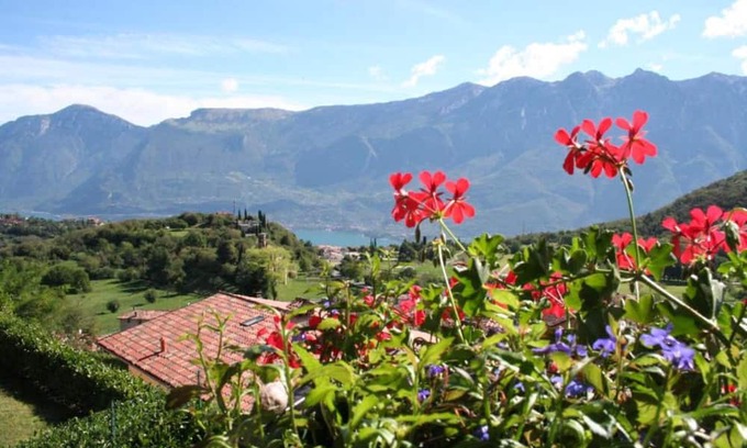 Prabione Apartment | Apartment 'Angelica 3' with Lake View, Balcony and Wi-Fi