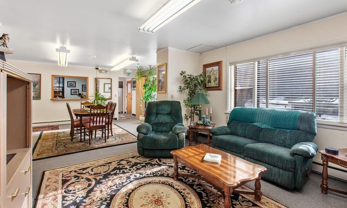 Silverton House | 3 BR 1 BA historic brick house w/fire pit & ample parking - 5 mins from Wallace