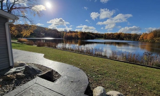 Angola House | Serenity's Edge on Private Lake Charles West