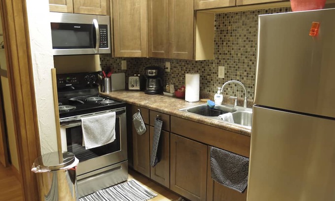 Bismarck Apartment | Downtown apartment #5