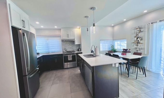 Tetreaultville Apartment | Cozy Oasis Near Montreal Stadium, Pac-man Arcade Game