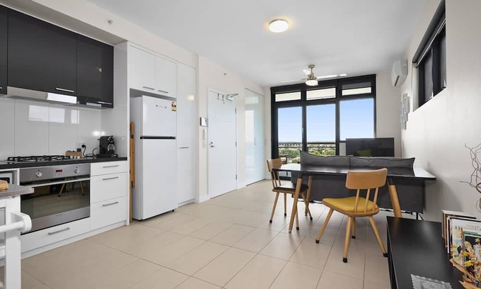 Coburg Apartment | Chic Coburg Haven: Modern 1-Bed Apartment