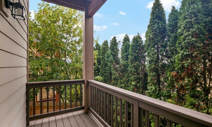 Powellhurst-Gilbert House | Serene Haven Retreat on se 141st pl
