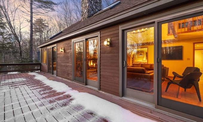 Moultonborough House | Lake Winnipesaukee Retreat - Private Beach Access