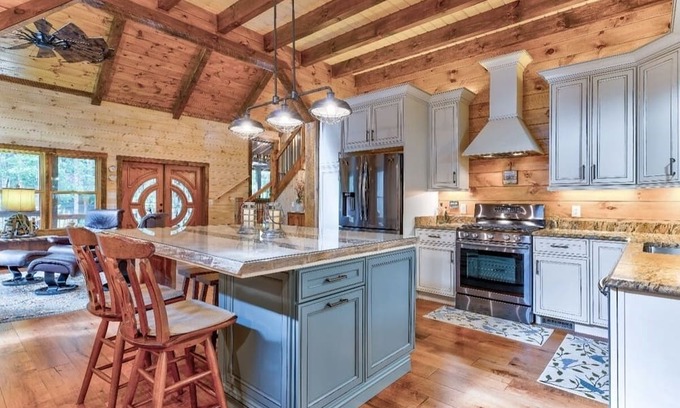 Cherry Log Cabin | Family Retreat, 4 Bd, 3.5 ba, WIFI, Hot Tub, pool table, fooseball, fire pit!