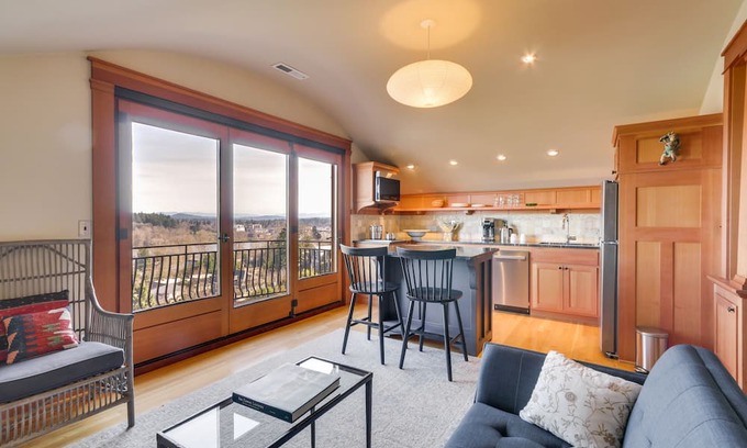 Lair Hill Apartment | Southwest Portland Apartment ~ 3 Mi to Downtown!