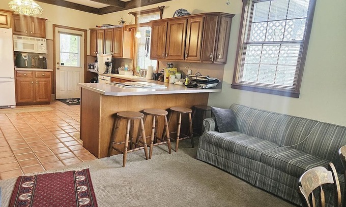 Franklin House | 2 Bedroom Cozy Sanctuary in Vermont's Countryside with Gorgeous Ponds