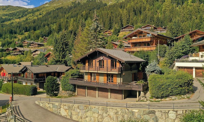 Verbier Ski Chalet | Chalet "alexandre" Parfaitement Situé sur les Hauteurs de Verbier