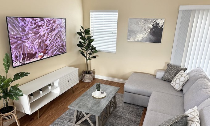 Placentia House | Tranquil Tri-Level Gated Townhome