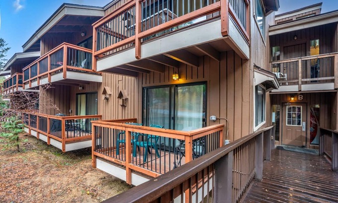 Yosemite National Park Condo | Capitan's Corner