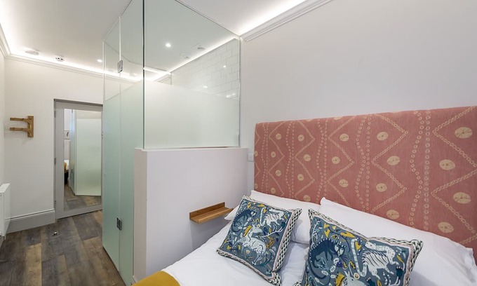 Campden Apartment | Small Kensington Studio, 5 mins to Kensington Palace & 10 mins to Portobello Rd