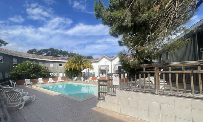 Le Canon Apartment | Apartment 'Appartement Terrasse Ref46' with Shared Pool, Private Terrace and Wi-Fi