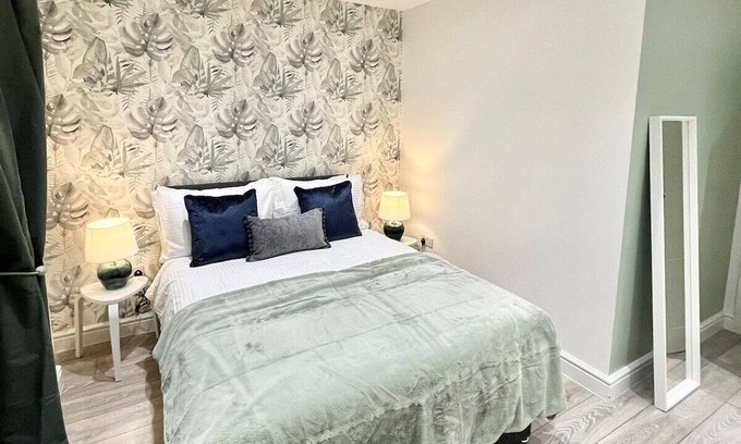 Ealing Apartment | High-Spec Apartment in London - Sleeps 4