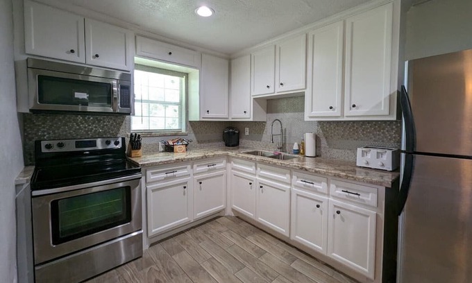 Northside House | Amazing park beds 3/ fast Wi-Fi /pets ok