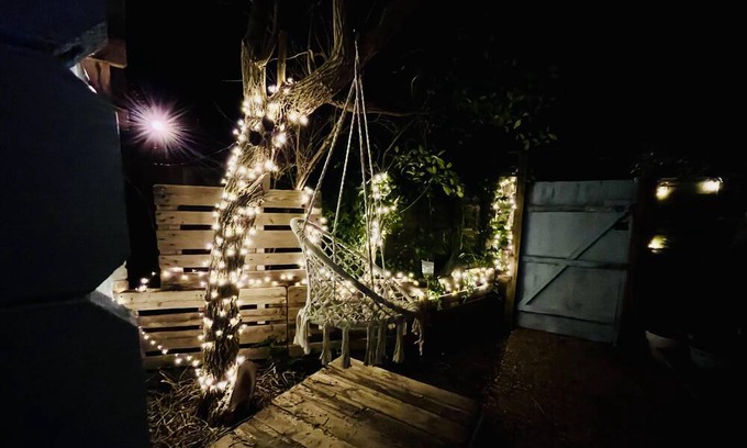 Felpham Cabin | Beautiful Cosy Garden Cabin, 5min walk to beach