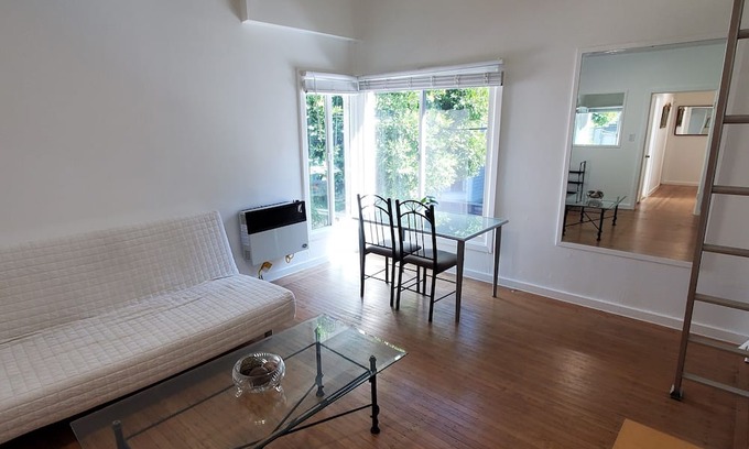 Western Addition Apartment | Loft Apt with high ceiling in the center of SF. Pet-Friendly!