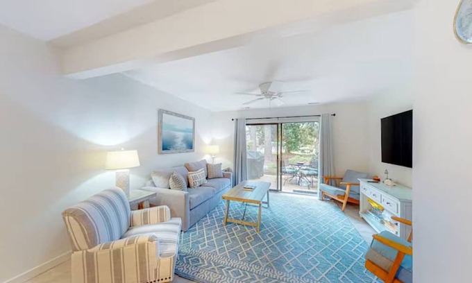 Hilton Head Island House | Hilton Head Townhouse - Walk to Beach, Restaurants & All Your Island Needs!