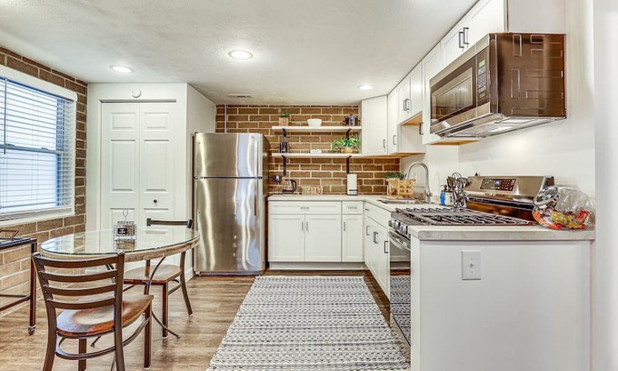Greentown Apartment | Ohio Studio Centrally Located Near Attractions!
