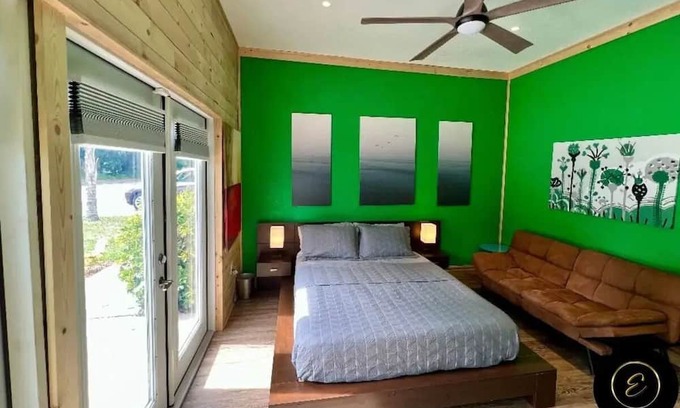 Nichols Apartment | The Exclusive Tatman Evergreen Suite