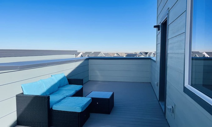 Northfield House | Brand New Luxury Rooftop In Stapleton/Centralpark