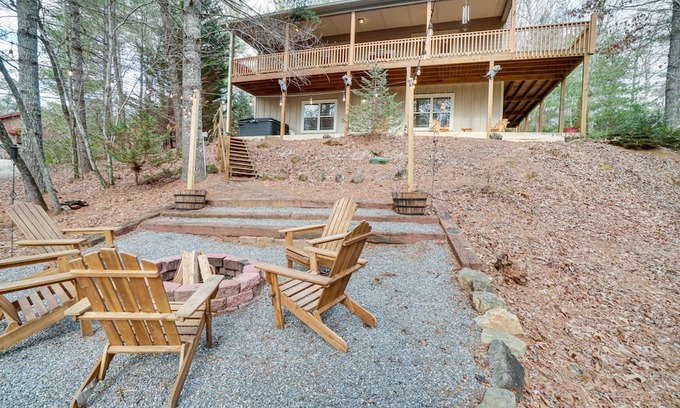 Hiawassee Cabin | Hidden Hiawassee Retreat w/ Hot Tub & Game Room!