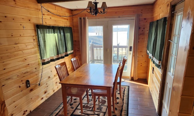 Lake Cottage | Tranquil Retreat on Bluff Lake: Your Perfect Lakeside Getaway!