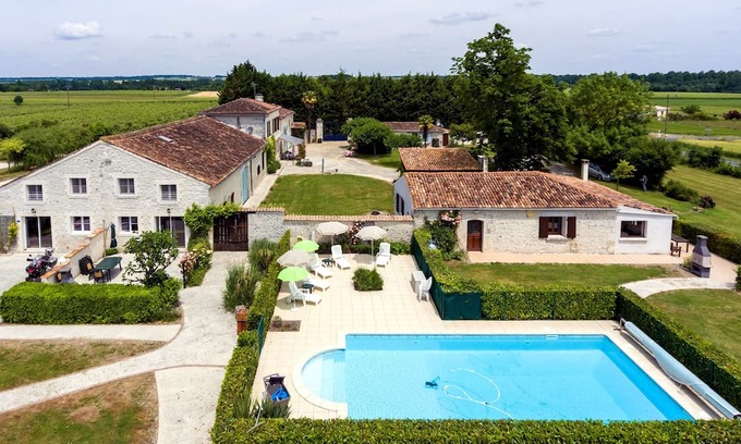 Brives-sur-Charente Apartment | Le Vignoble, Appartement Avec vue sur Jardin