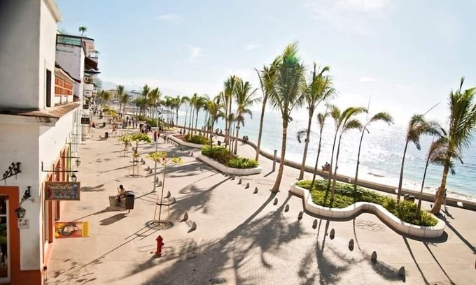 Downtown Puerto Vallarta Apartment | Monyxbnb Hotel