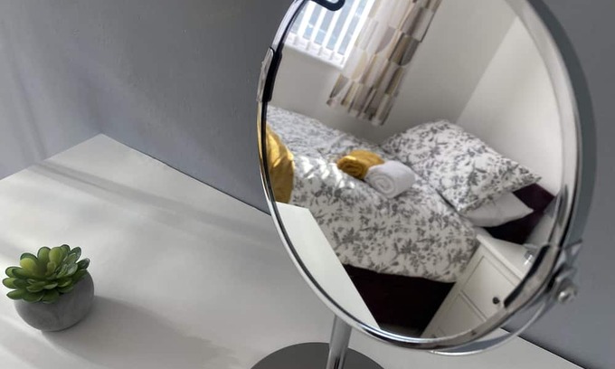 Thornaby On Tees House | Home from Home Howard’s House provides a comfy , clean home for your stay .