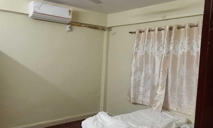 Indore Apartment | 1300 s.fit full independent flat at mid of city with all amenities